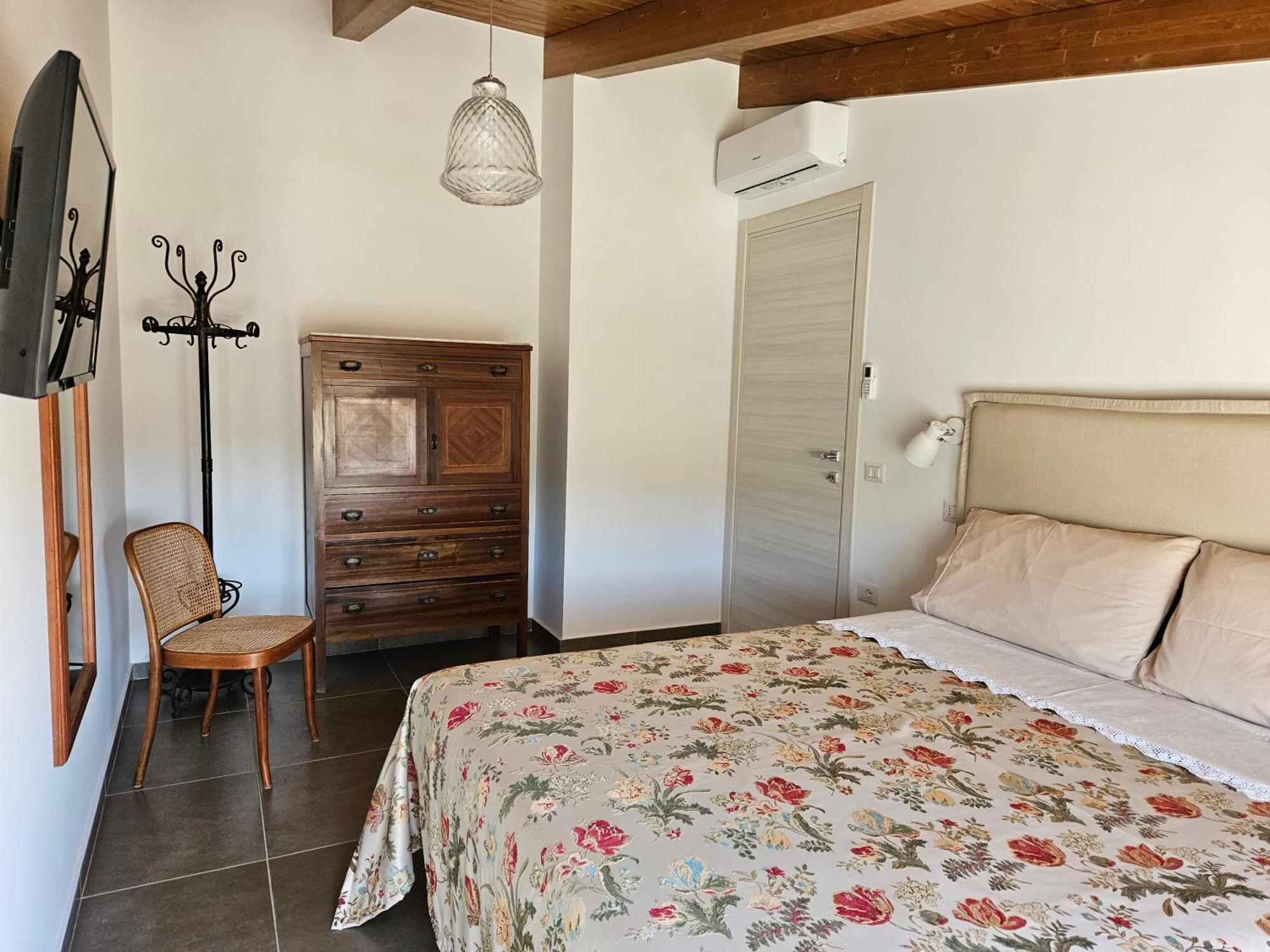 Le Bisceglie Guest House Albanella Exterior photo